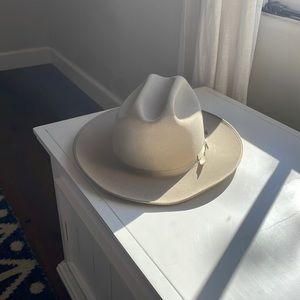 Stunning Stetson wide brimmed beige hat! The Open Road. 4x Beaver. Sz 7 1/8